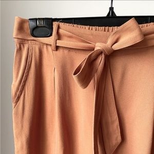 Workhall High-Waisted Wide-Leg Culottes Pants in Rust